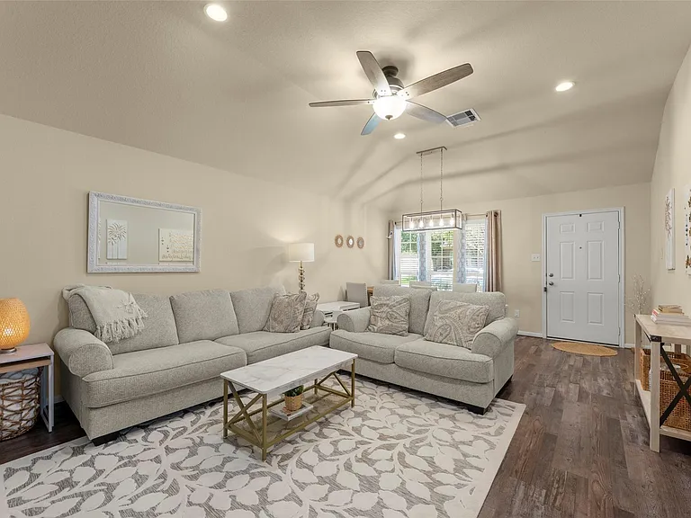 15118 Vincennes Oak St — Photo 10