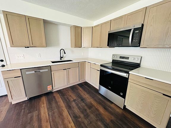 3rd image of 1505 Silver Ln
