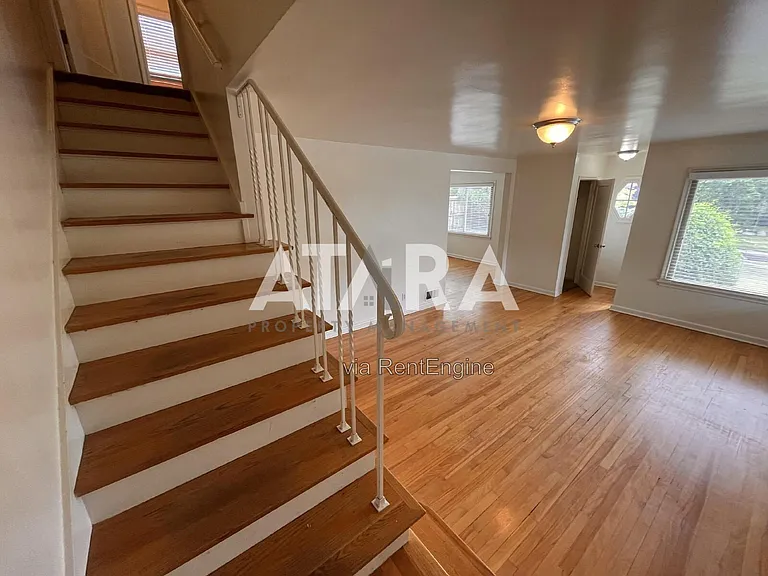1335 E Thornton Ave — Photo 18