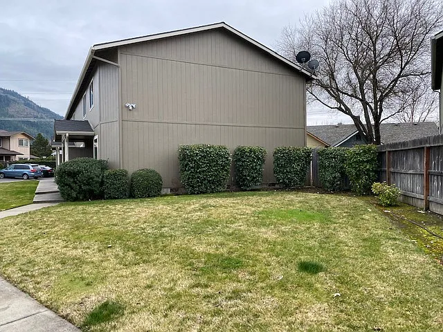 1423 SE M St — Photo 21