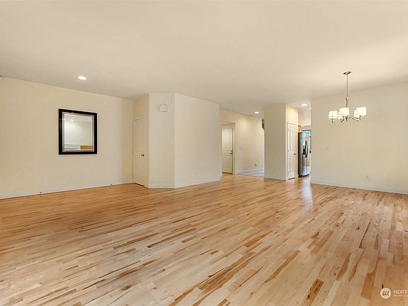 5th image of 6719 161st Avenue SE #B