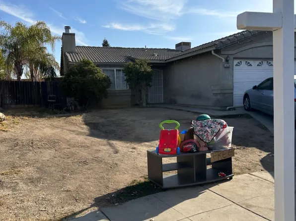 1420 Carmen Ave, Madera, CA 93638