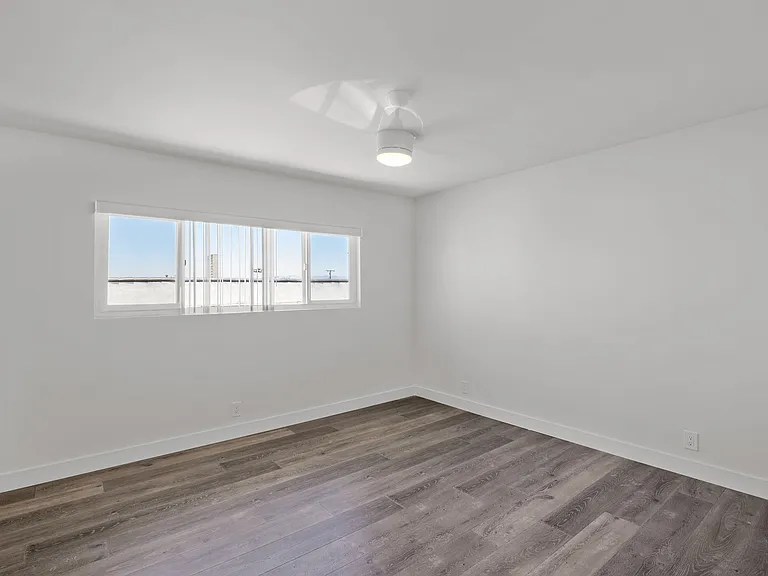 17405 Van Ness — Photo 17