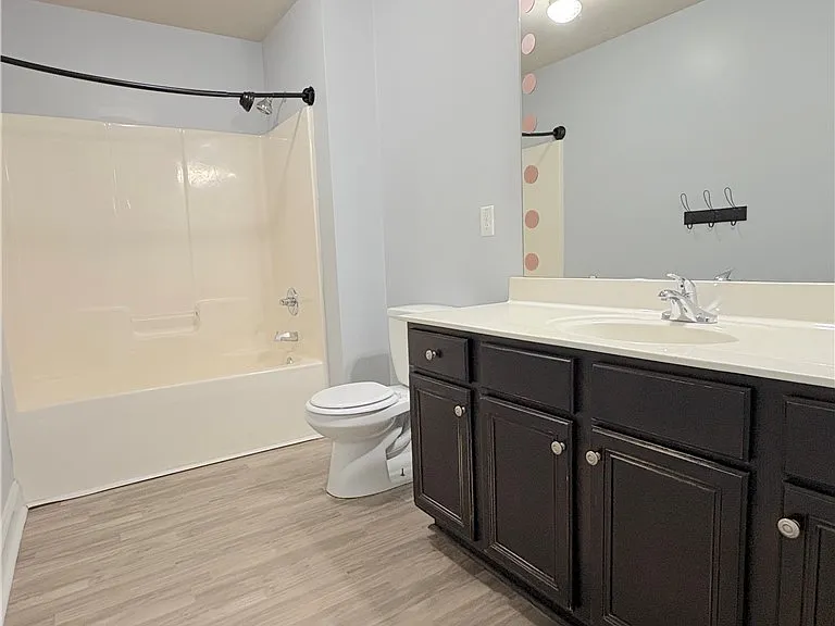 260 Trenton Pl — Photo 17