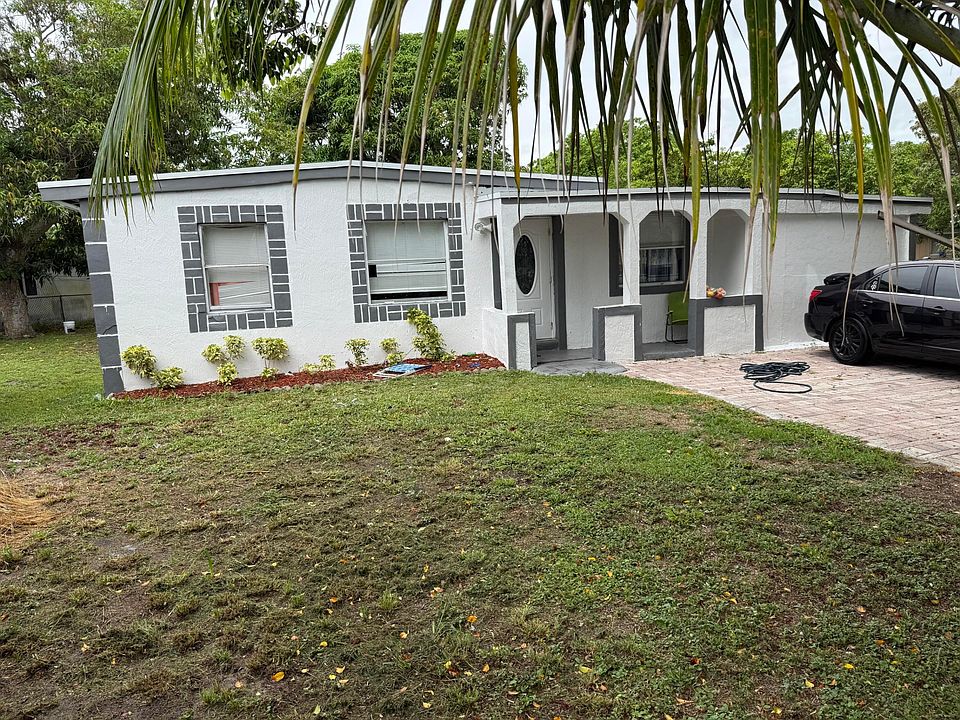1st image of 440 Tulip Tree Drive