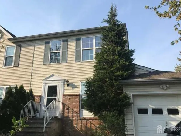 112 Mendoker Dr, Jamesburg, NJ 08831