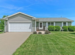 364 Sunny Hill Dr, Elkhorn, WI 53121