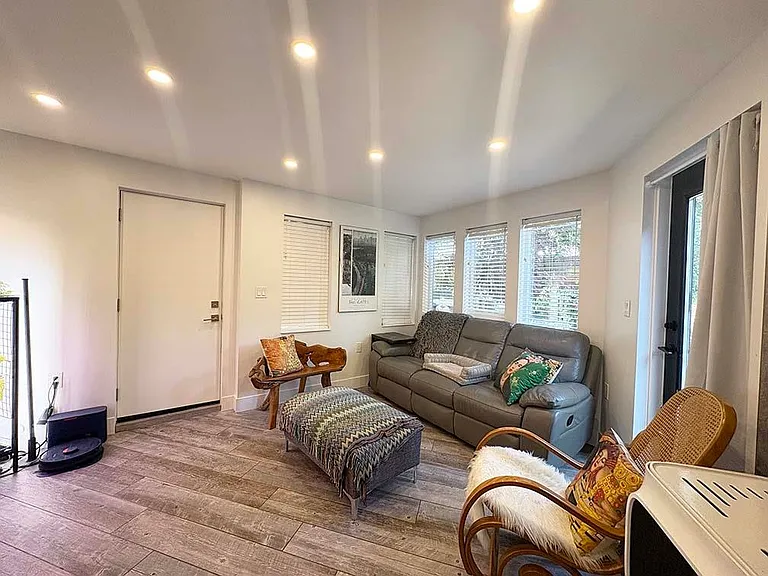 609 Lidster Pl — Photo 11