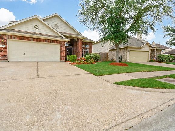 2nd image of 2555 Doral Dr