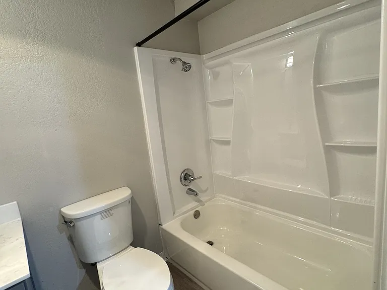 Alder Apartments — Photo 8