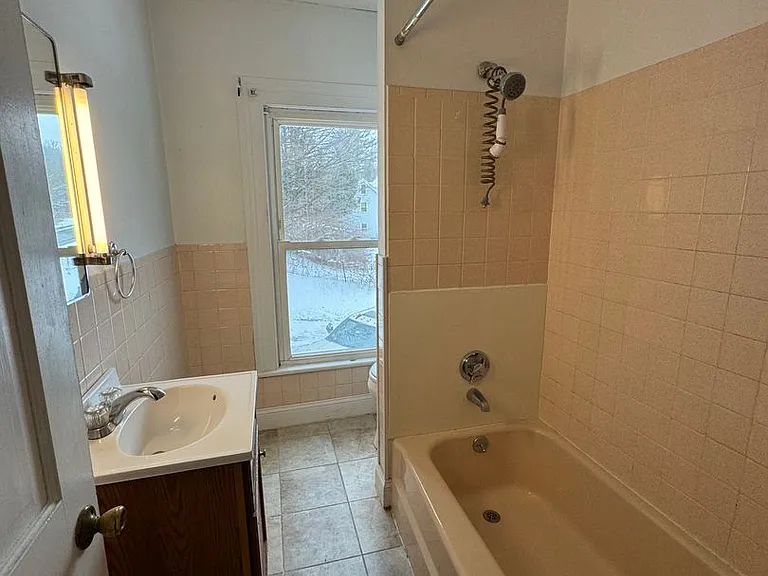 695 Cape St — Photo 10