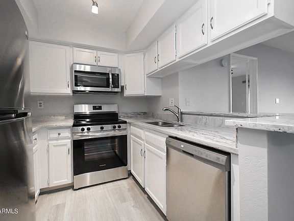 2nd image of 540 N MAY -- #3054