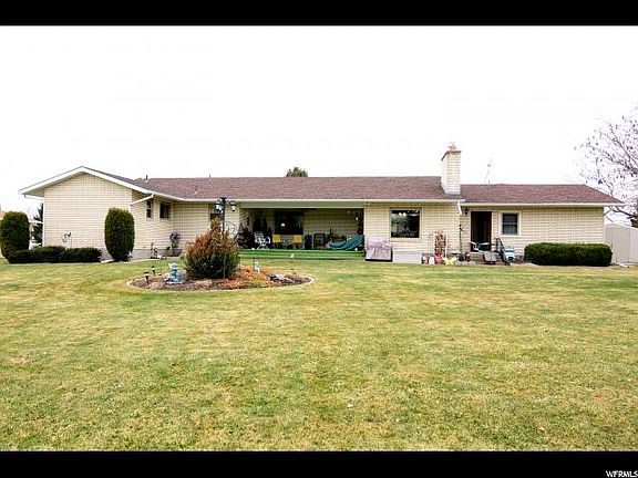 4th image of 906 N Fairway Dr