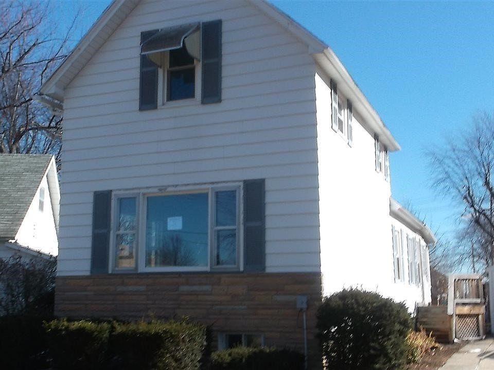 2nd image of 103 Chandler St