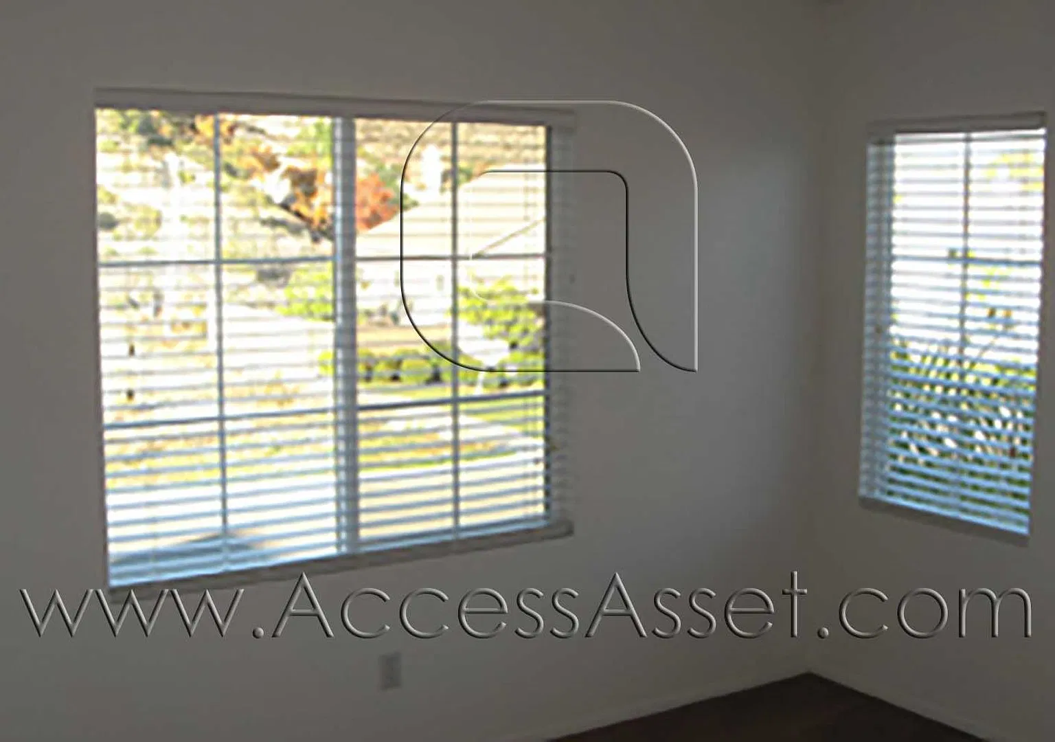 Great Four Bedroom Home In Wonderful Neighborhood — Photo 2