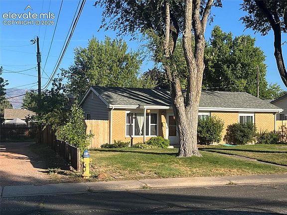 2nd image of 3202 Poinsetta Dr