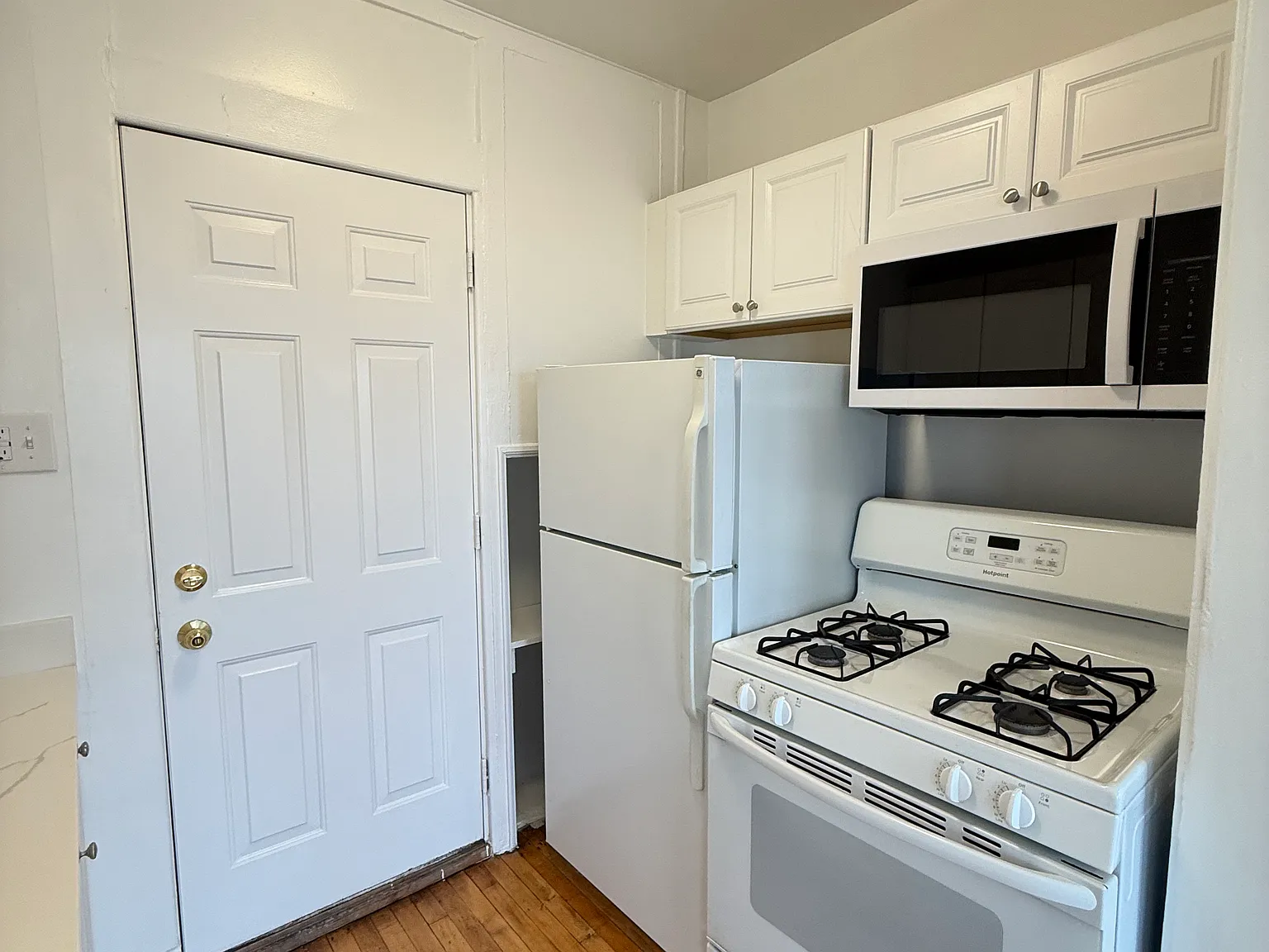 1 bed, $1,695 — Photo 1