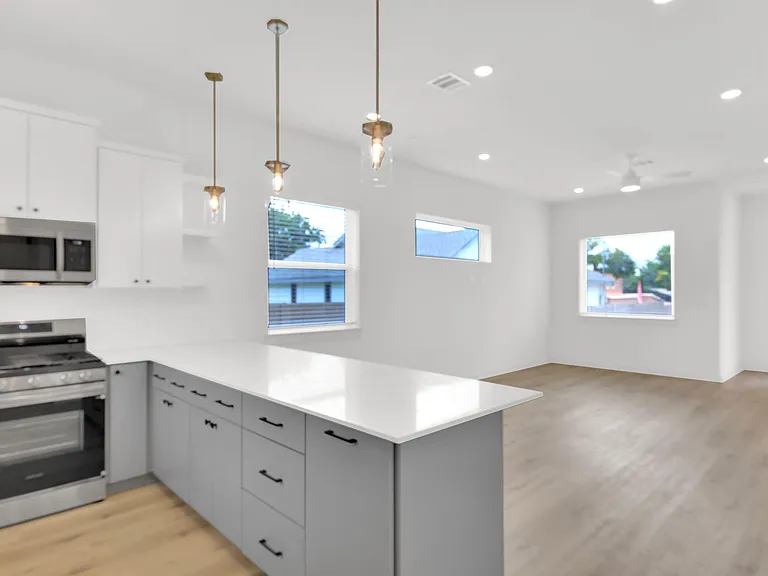 7208 Providence Ave #3A — Photo 12
