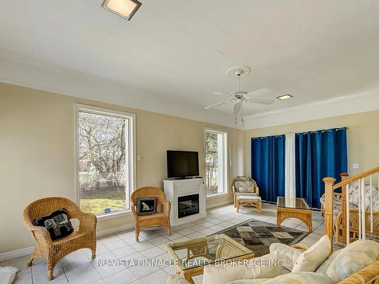530 Huron St — Photo 13