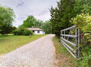 16 Cedar Ln, Shawnee, OK 74801