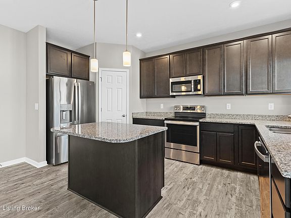 3rd image of 240 Mason View Ct