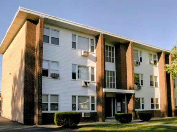6617 W Lloyd Dr APT 3C, Worth, IL 60482