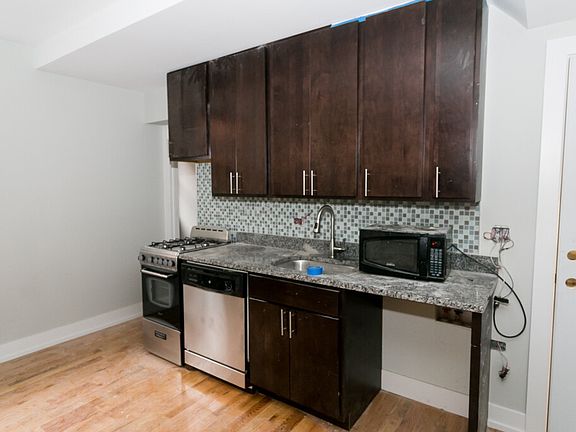 2nd image of 2902 E Mildred Ave #G