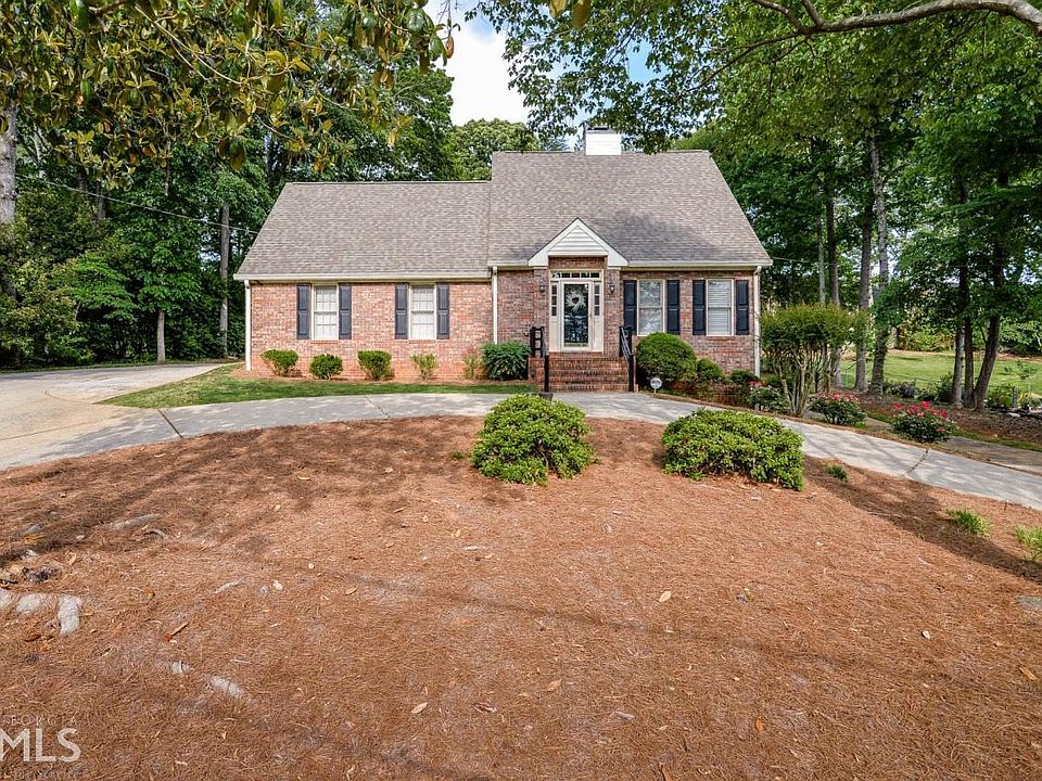 1st image of 1419 Forest Ln SE
