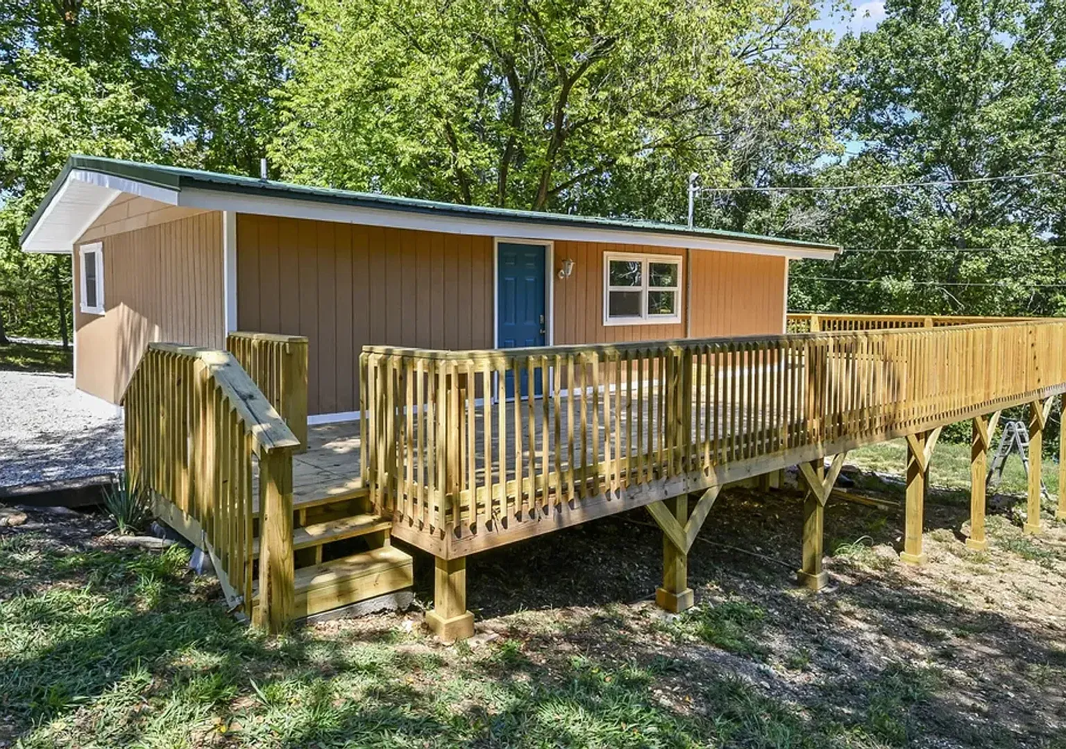 Remodeled 3-Bedroom Home Near Table Rock Lake — Photo 1