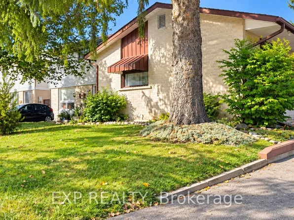 8 Habitat Sq, Brampton, ON L6S 1X7