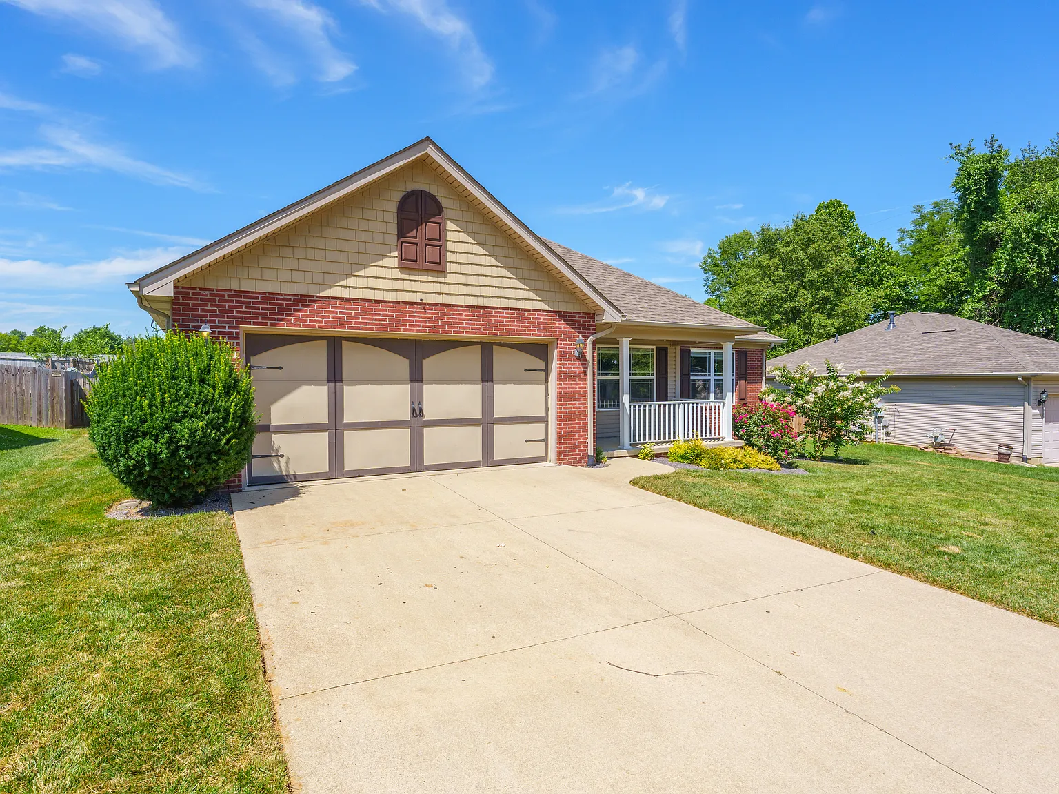 3 bed, 1428 sqft, $1,949 — Photo 4