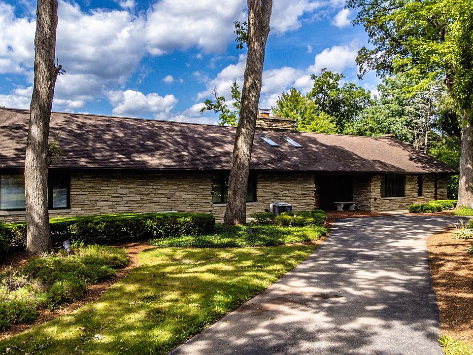1st image of 9808 Butternut Dr