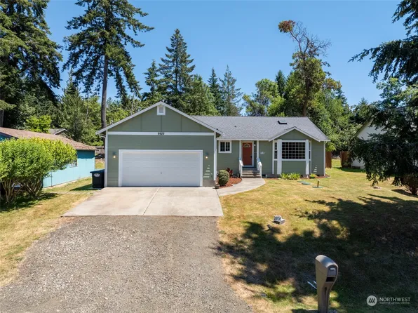 9922 Whitecap Drive NW, Olympia, WA 98502