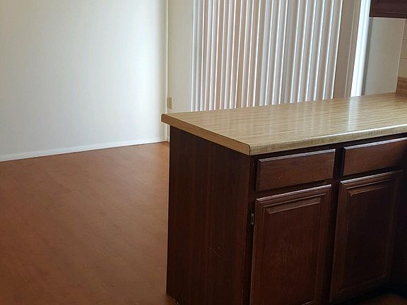 3rd image of 117 Savannah Ct