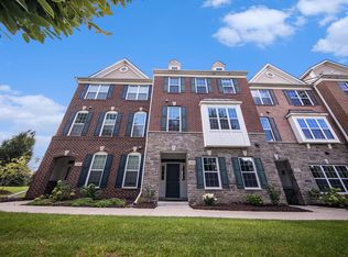 2856 Ridington Rd, Ann Arbor, MI 48105