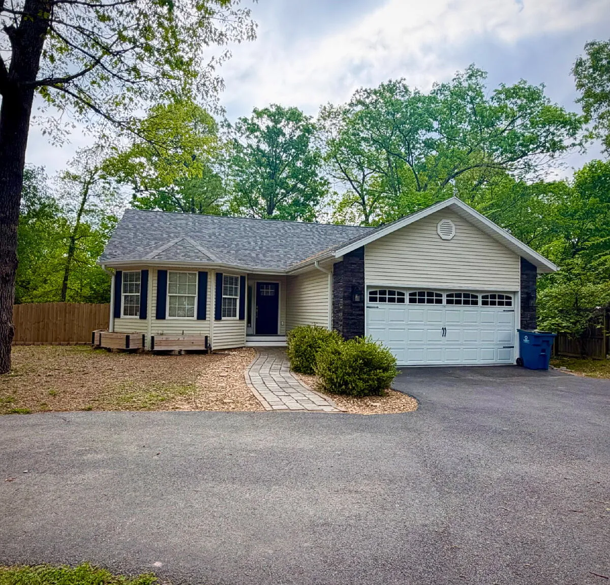 3 bed, 2.0 bath, $2,450 — Photo 2