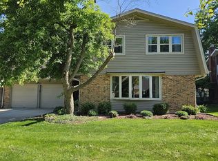 4633 Gettysburg Dr, Rolling Meadows, IL 60008