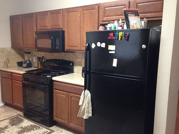 3rd image of 405 Buckingham Dr