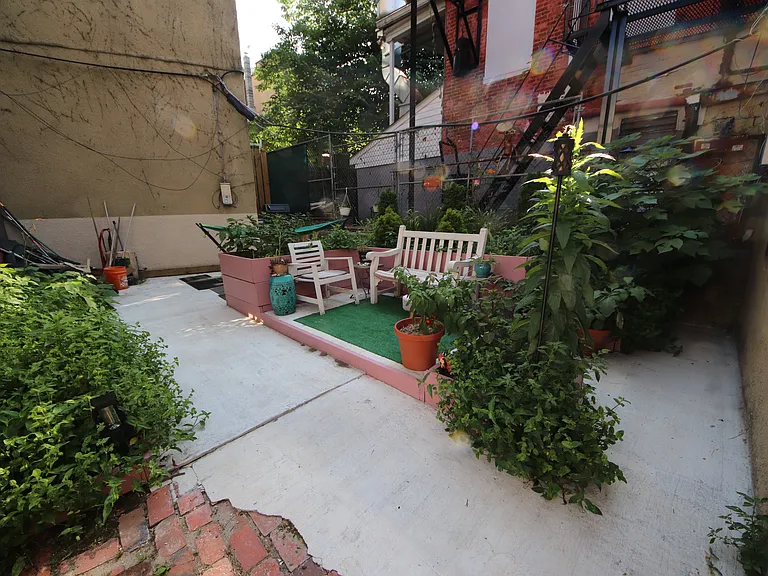 19 E Centre St #5 — Photo 16