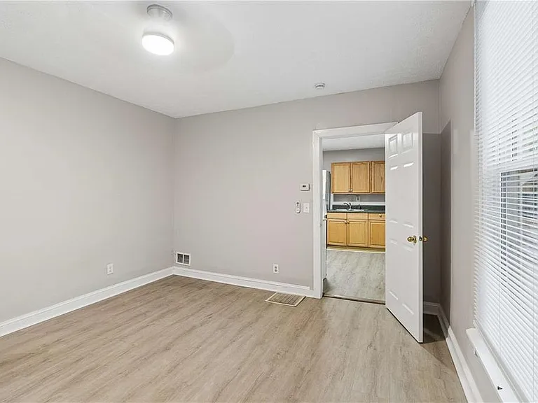 652 Bryan St SE #A — Photo 4