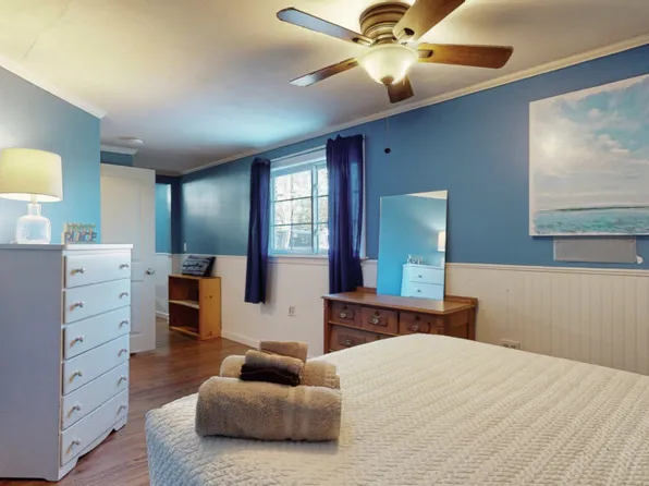 64 Saco Ave, Old Orchard Beach, ME 04064