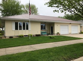 32 W Sanborn St, Springfield, MN 56087