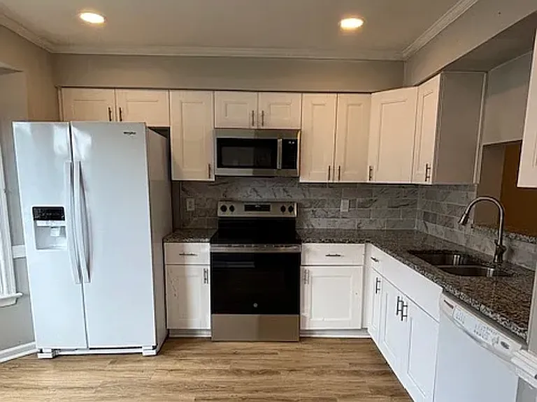 5569 Campus Dr — Photo 8