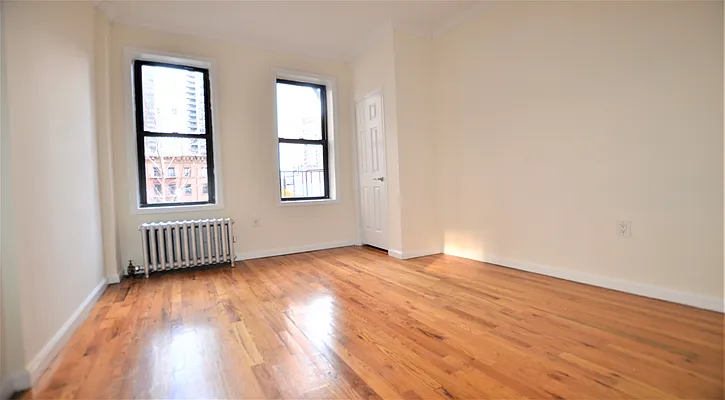 Rented by Manhattan Realty Group | media 12