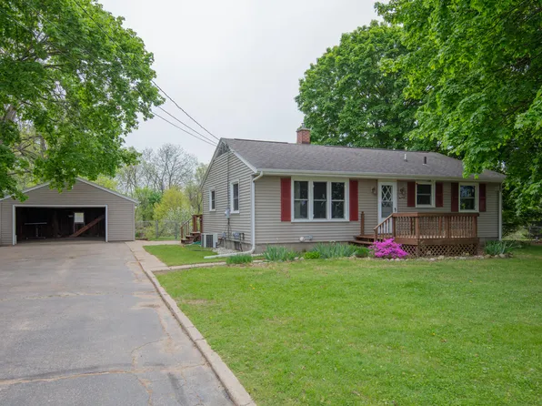 14797 S 24th St, Vicksburg, MI 49097