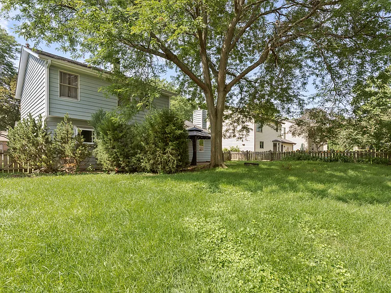 616 Blue Spruce Ln — Photo 26