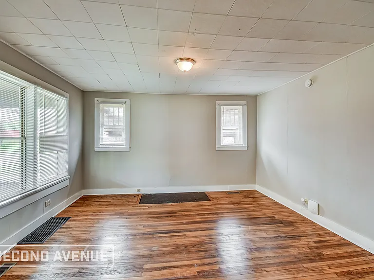 720 72nd St S — Photo 4
