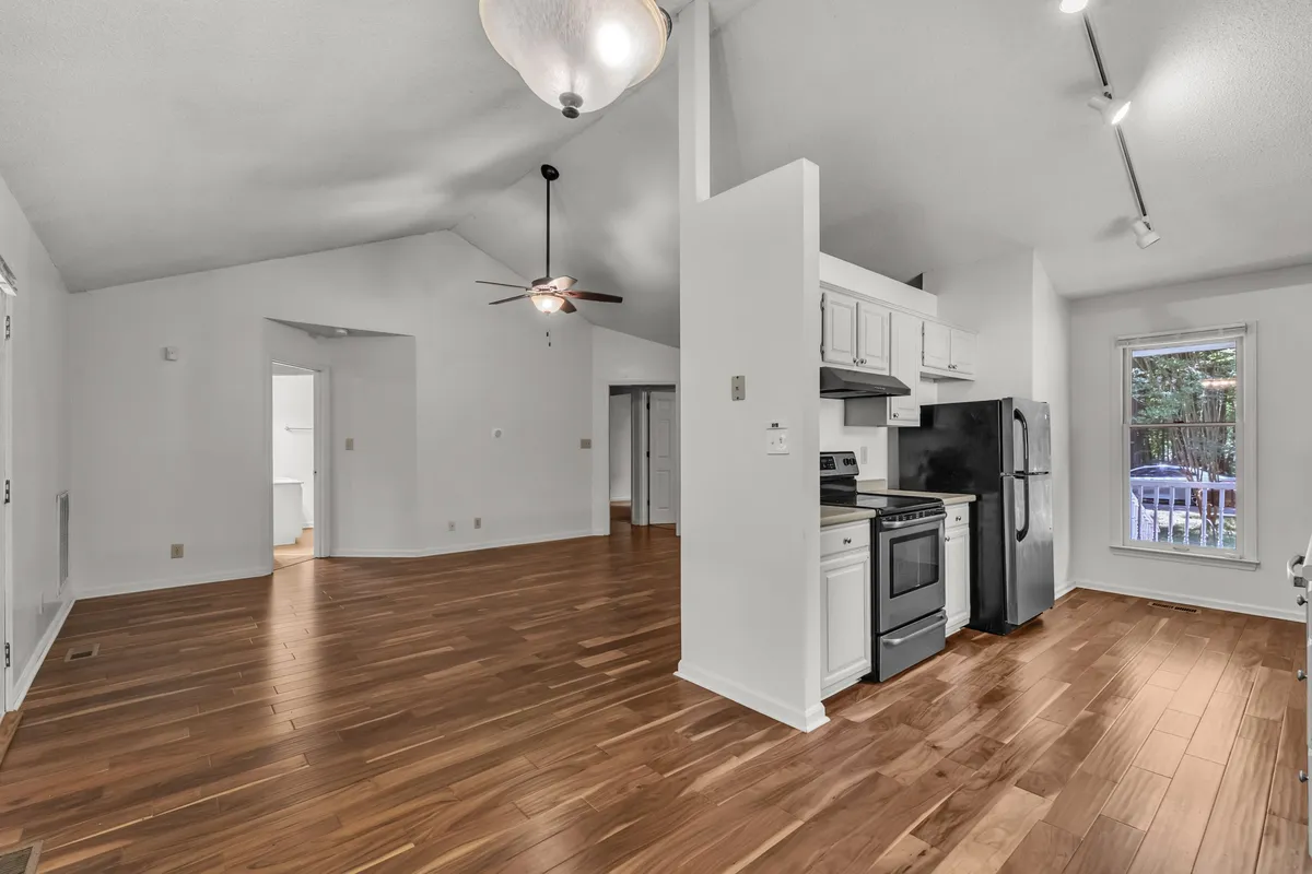 Breakfast Nook - 657 Oak St