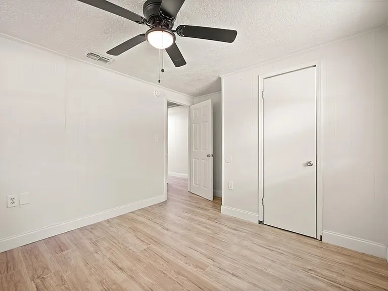 7903 New Kings Rd — Photo 26