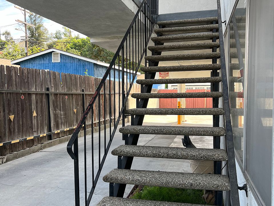 1st image of 4884 Axtell St #7